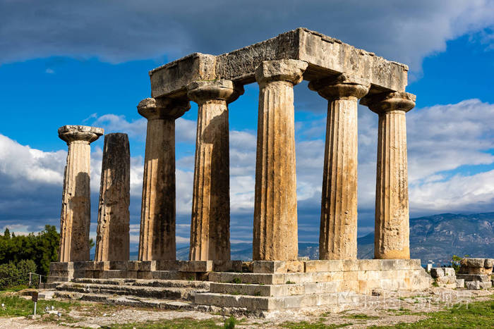 希腊伯罗奔尼撒科林斯考古遗址中阿波罗神庙的遗迹