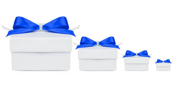 五个礼品盒，白色背景的蓝色蝴蝶结
