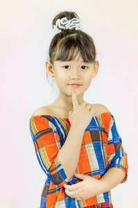 年轻可爱的亚洲小女孩的肖像