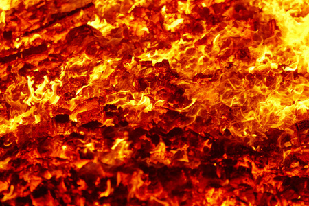 火。 火山白炽材料。 热炭篝火。 碳排放