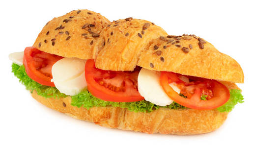 牛角面包三明治与马扎雷拉和番茄分离在白色背景。