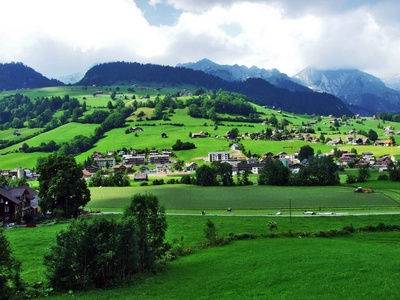 苏尔河流域和瑞士圣加伦州的托肯堡地区的unterwasser村