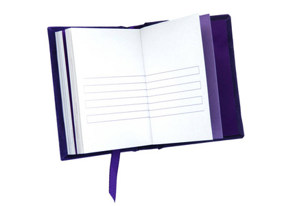 打开笔记本或书，空白页与白色背景隔离