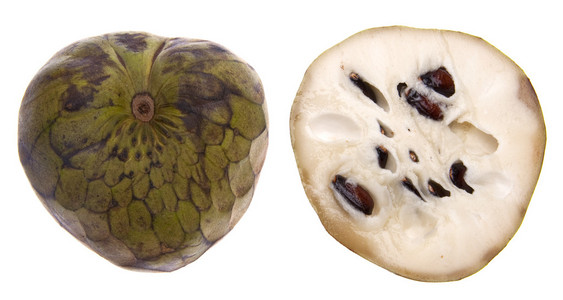 切片的 cherimoya