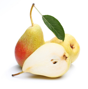 两个成熟的梨和半的部分