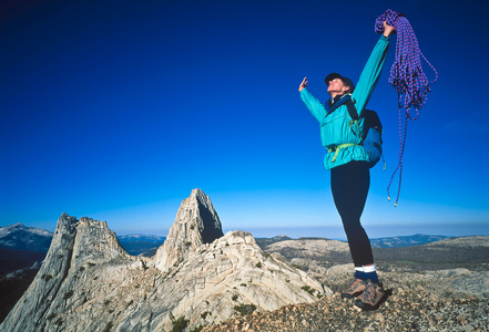 在首脑会议上的女性登山者