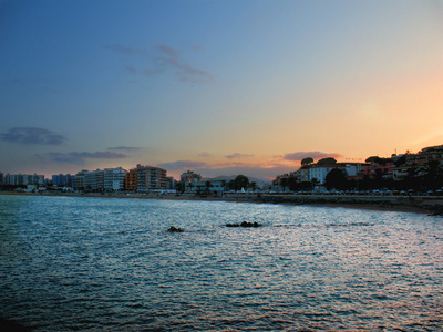 海岸上的日落