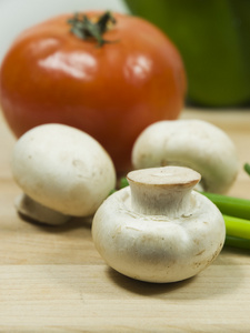 蘑菇和番茄