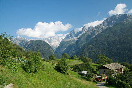 雄伟壮观的高山景观