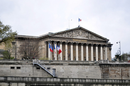 岸上的 seine.paris