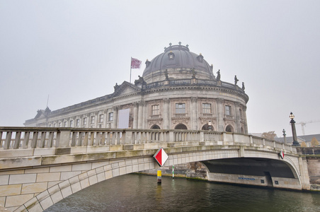 博德博物馆位于柏林，德国