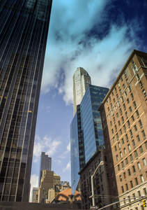 纽约城摩天大楼的向上视图