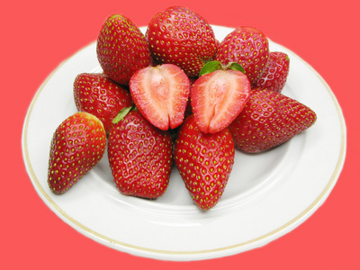 草莓红色背景上