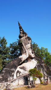 在老挝的历史性佛像雕塑。