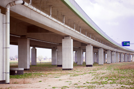 下公路。城市现场