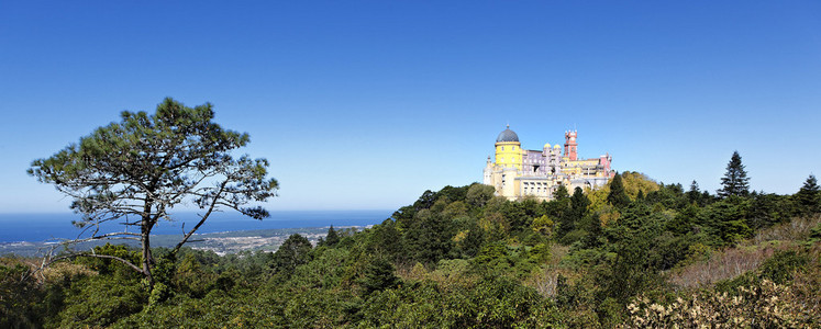 佩纳城堡的全景视图