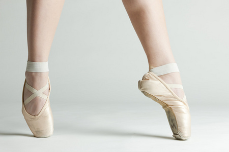 芭蕾舞演员的细节  s 脚