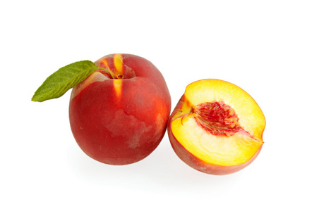 新鲜成熟的桃子