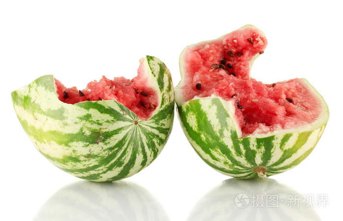 孤立在白色的碎的西瓜