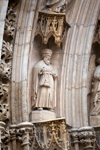 Stone carving of entrance glise StPierre, Bordeaux, France