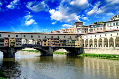 在佛罗伦萨的旧桥老桥的视图