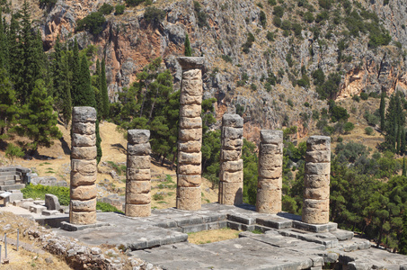阿波罗在希腊德尔斐考古工地的寺庙