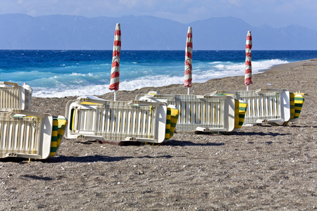 夏季海滩在罗兹的希腊小岛
