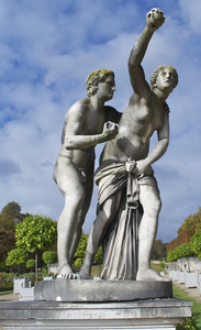 雕像在德圣云 parc，巴黎，法国