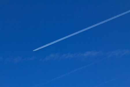飞机上蓝蓝的天空