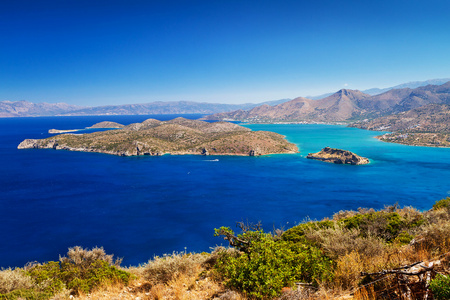 mirabello 与在克里特岛上的 spinalonga 岛湾