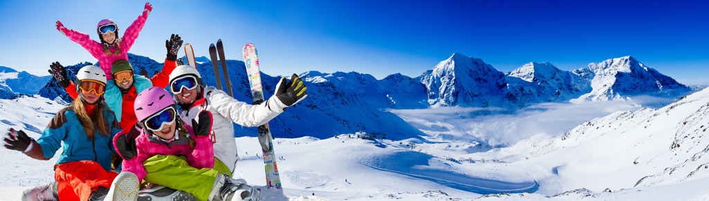 滑雪 雪 太阳和冬天的乐趣