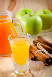 苹果和桂皮 苹果汁