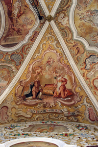 教堂的天花板上的壁画