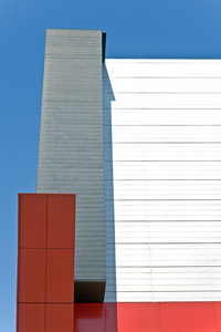 现代建筑在蓝色的天空抽象详细信息