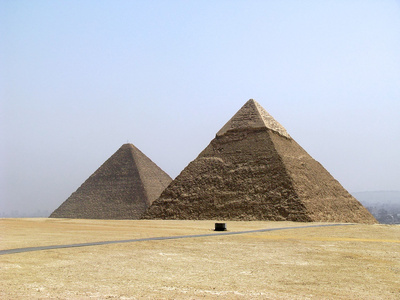 金字塔的吉萨 胡夫和 khafrel
