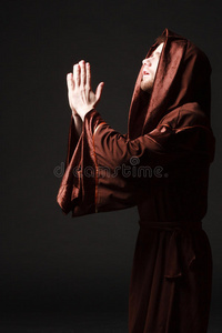 神秘天主教僧侣图片