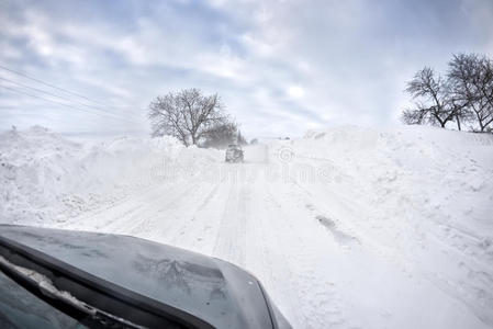 雪地上开车