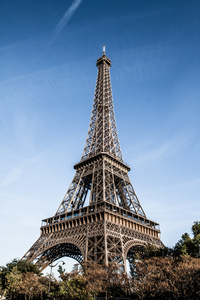 埃菲尔铁塔是世界最知名的地标之一
