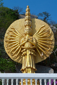 湿婆金色雕塑图片
