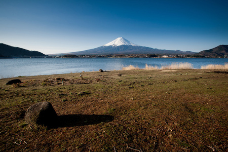 从湖山富士视图