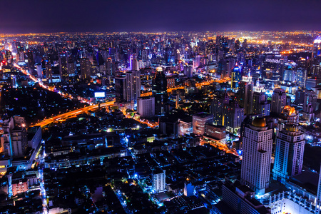 暮光之城晚上曼谷的鸟瞰图