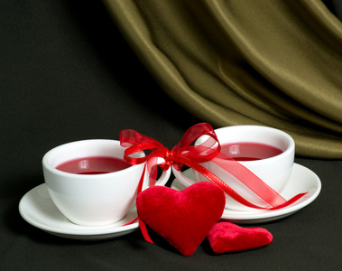 两杯茶和情人节的心