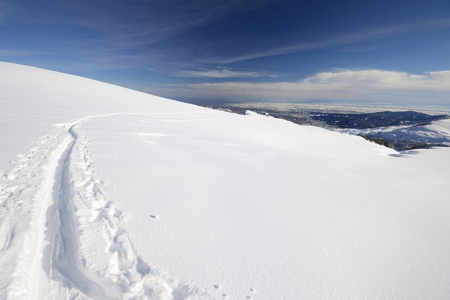 滑雪旅游方式到顶部图片