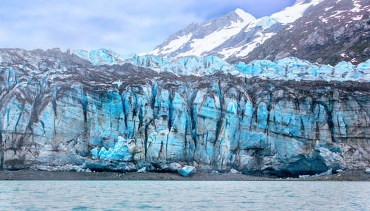 潮汐冰川脸在冰川湾国家公园
