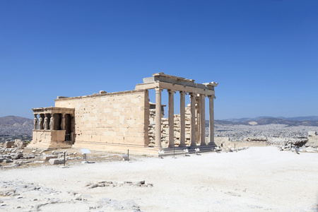 一侧的 erechtheum 希腊寺庙