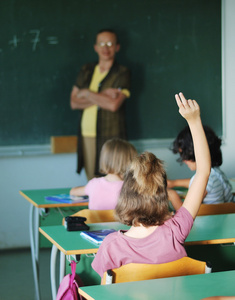 在学校教室里的学生活动图片