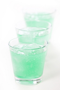 绿色冷冻的饮品