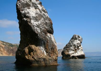 山在岩石从海 coastline.view