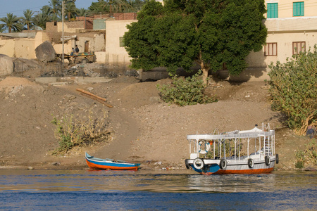 靠近阿斯旺，埃及的尼罗河流域