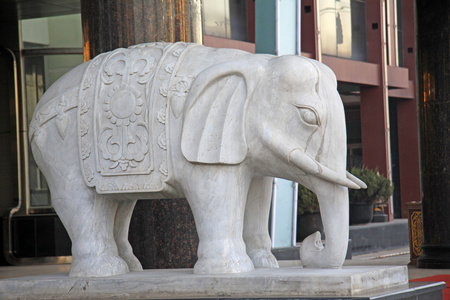 石雕工艺品大象图片